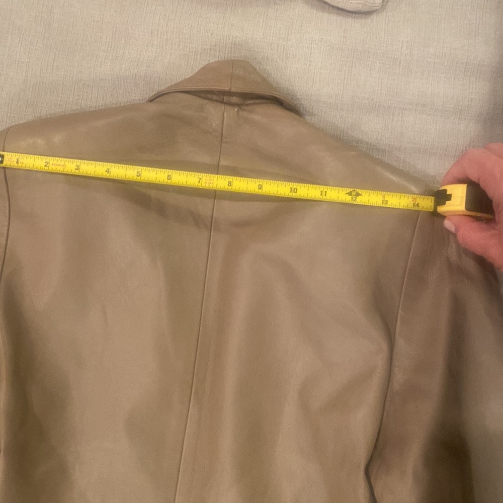 Cropped leather jacket. - Picture 7 of 7